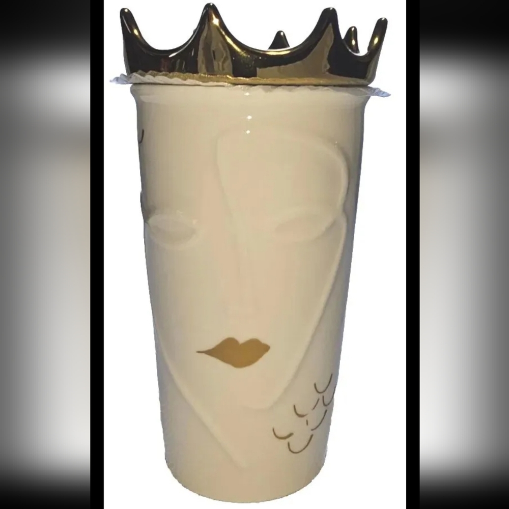 NWT.  SB, "Vintage" 2016 RARE Gold Crown Lid w/embossed Siren Face. Gld/Wht